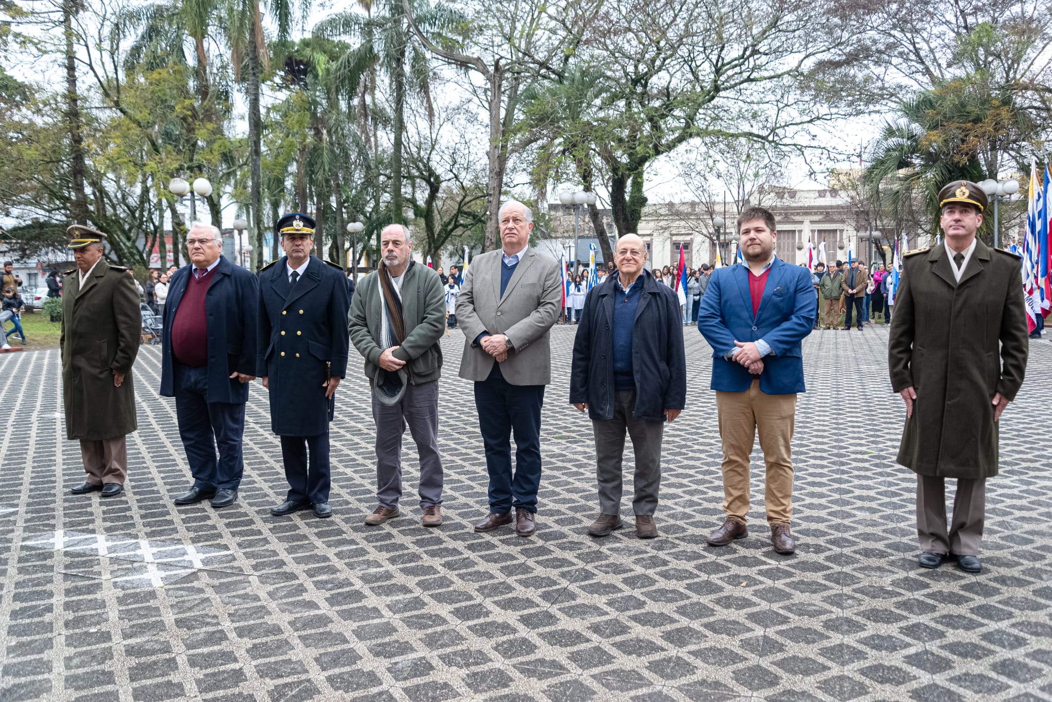 Intendente Wilson Ezquerra acompañó el acto por los 195 años de la Jura de la Constitución