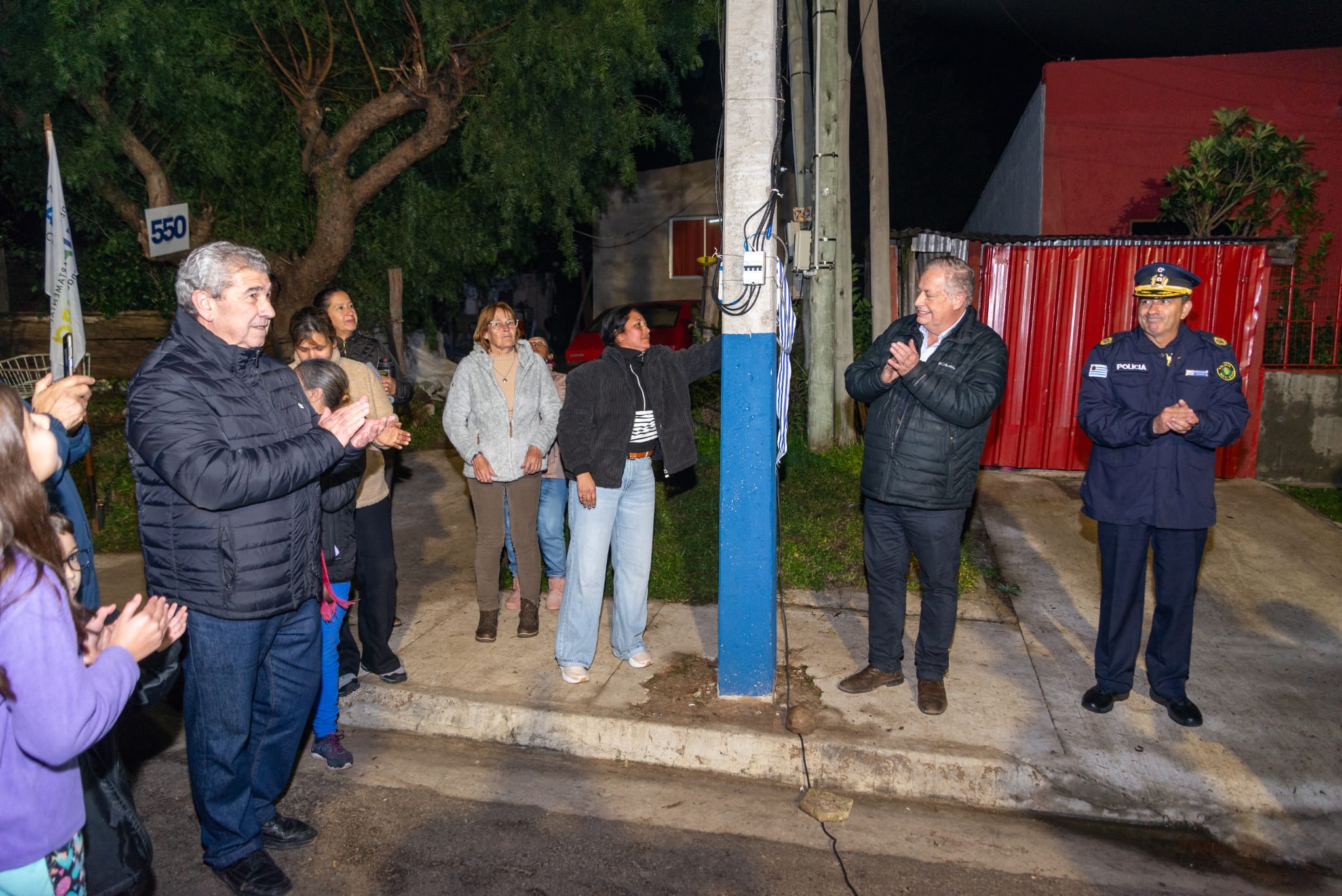 Quedó inaugurada la nueva iluminación LED en los barrios San Javier, Lesna y Miranda