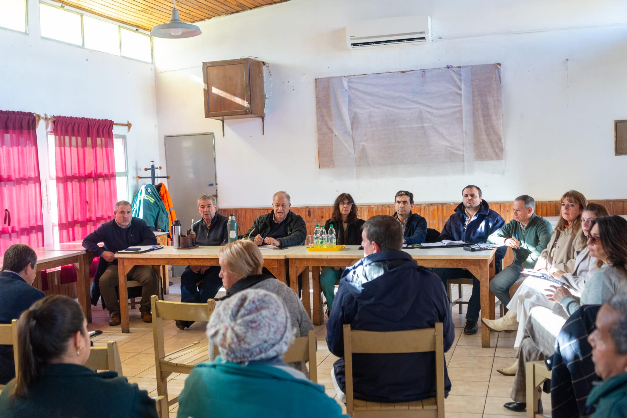 Wilson Ezquerra recorrió centros de barrio y recogió planteos de vecinos y comisiones sobre servicios, infraestructura y seguridad