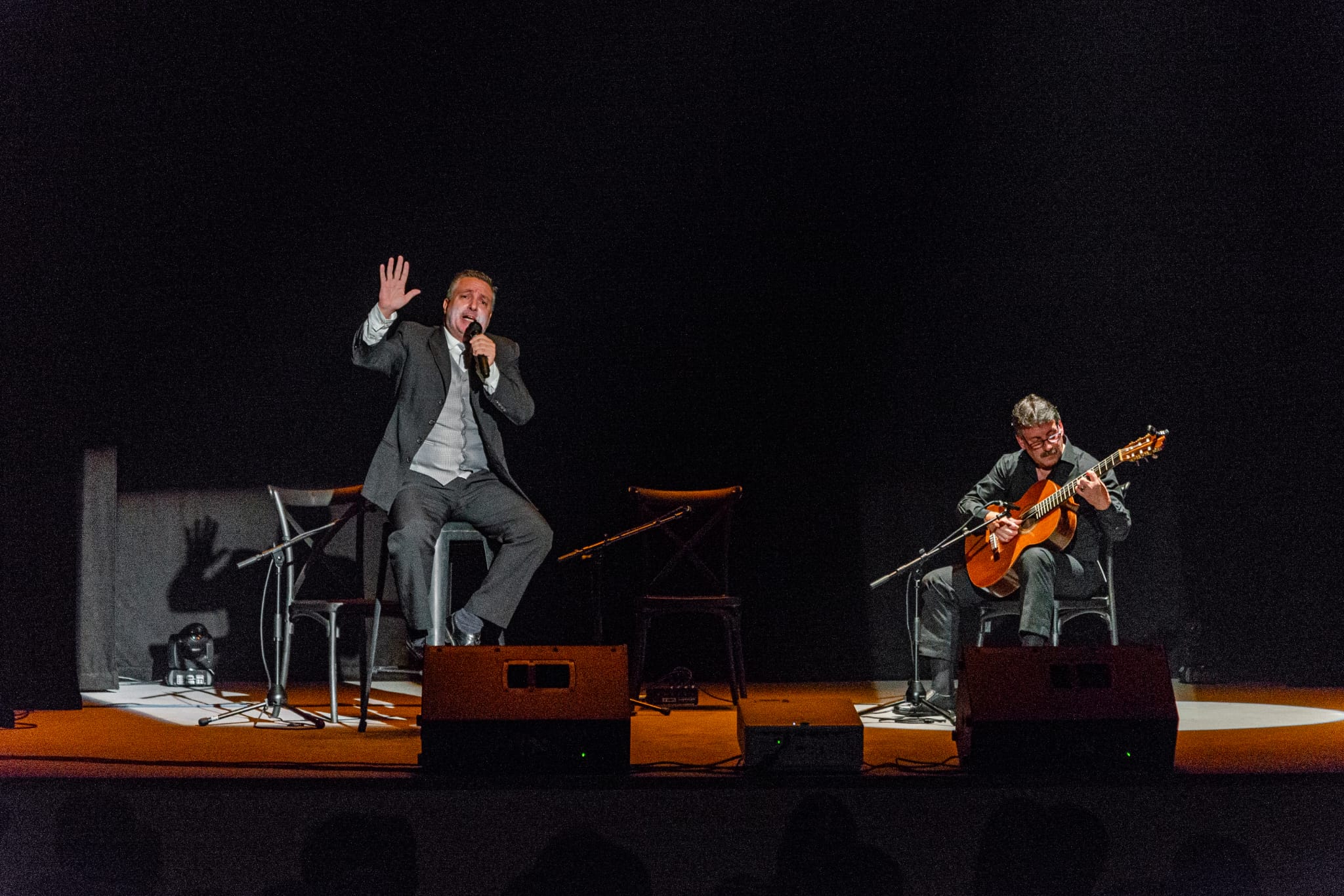 El espectáculo “Como 3 extraños” deleitó en el Centro Cultural Teatro Escayola
