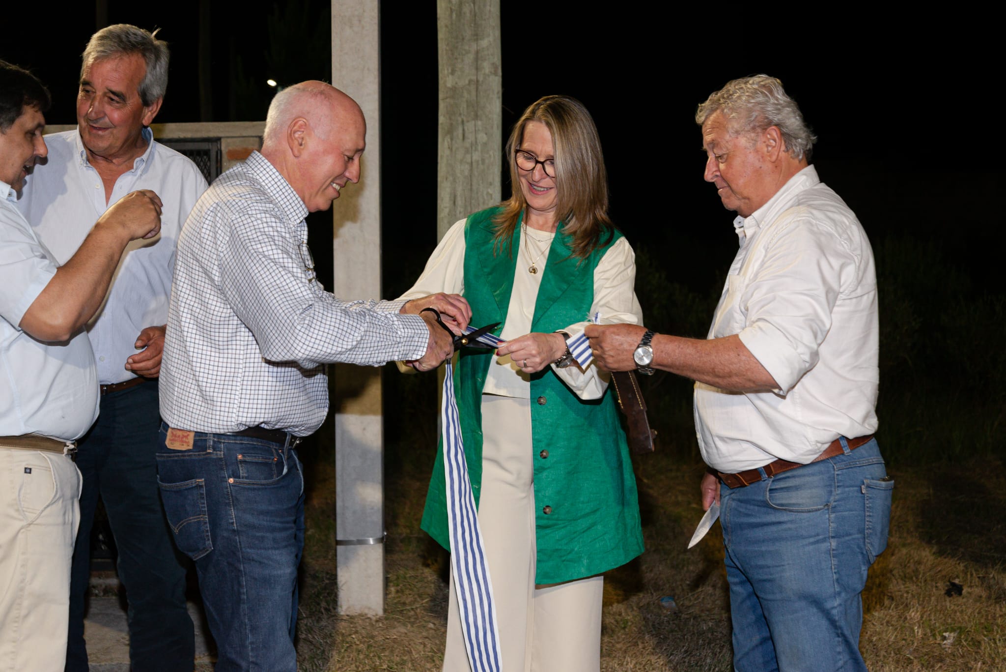 Barrio Oleiros celebró la nueva iluminación con tecnología LED