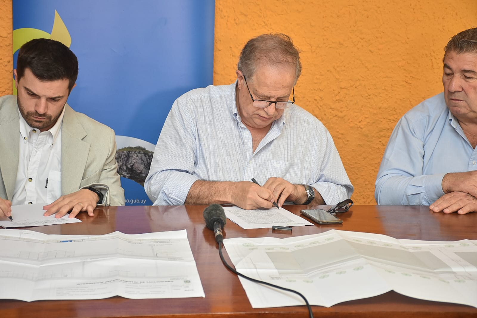 IDT firmó el contrato para iniciar la construcción de un Estadio de fútbol en Caraguatá