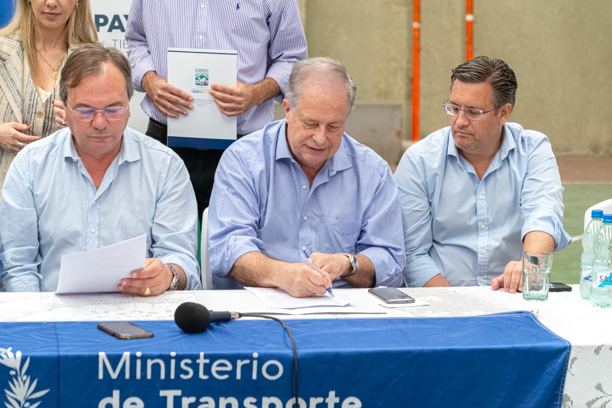Firma de convenio interinstitucional permitirá mejora vial conectando Tambores con la Ruta 5 pasando por Piedra Sola