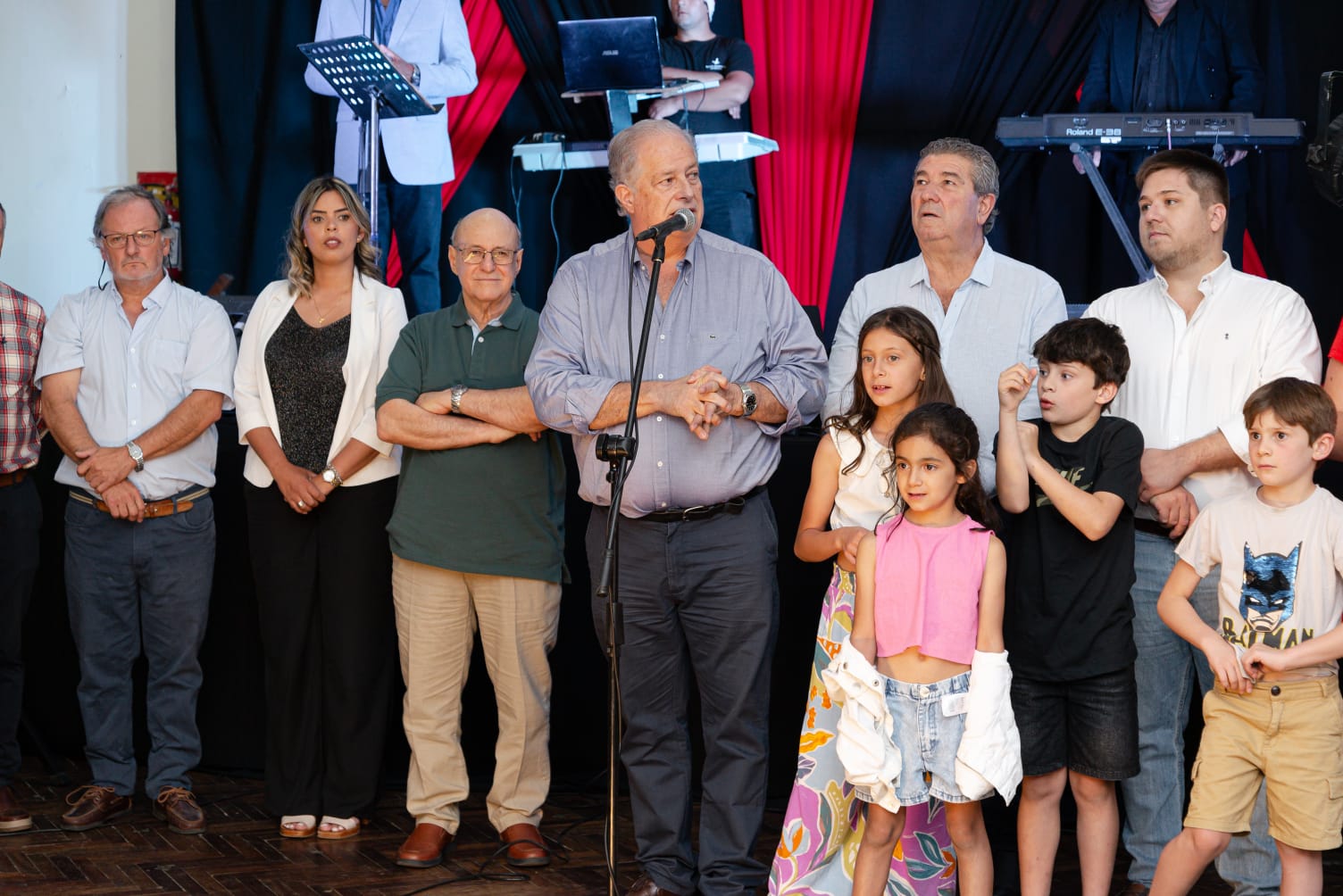 Intendente Wilson Ezquerra destacó la importancia de los valores y la unión durante la “Navidad entre todos”