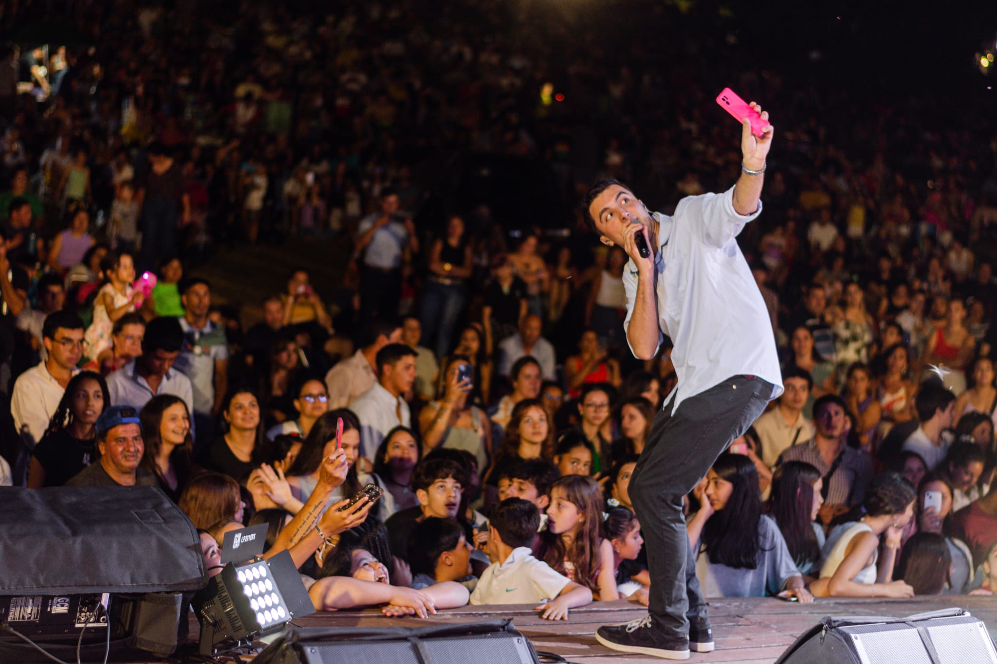 Miles de personas disfrutaron del Show de Año Nuevo en el Balneario Iporá