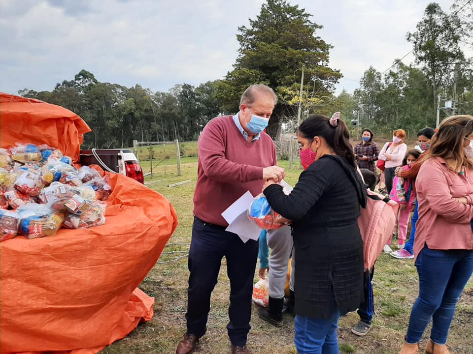 El Intendente Wilson Ezquerra entregó Canastas en Bonilla, Batovi, Achar, Cañada del Estado, Cerro Chato y San Gregorio de Polanco