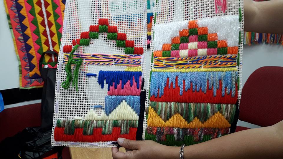 Muestra de trabajos de diseño y arte textil