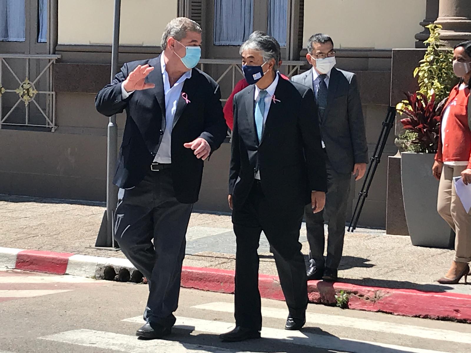 Japón entregó Mamógrafo Móvil