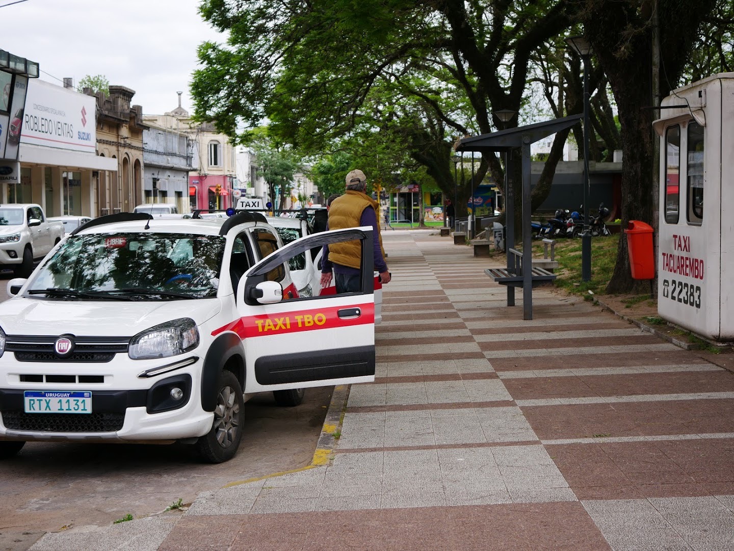Llamado abierto para una chapa matrícula de taxi