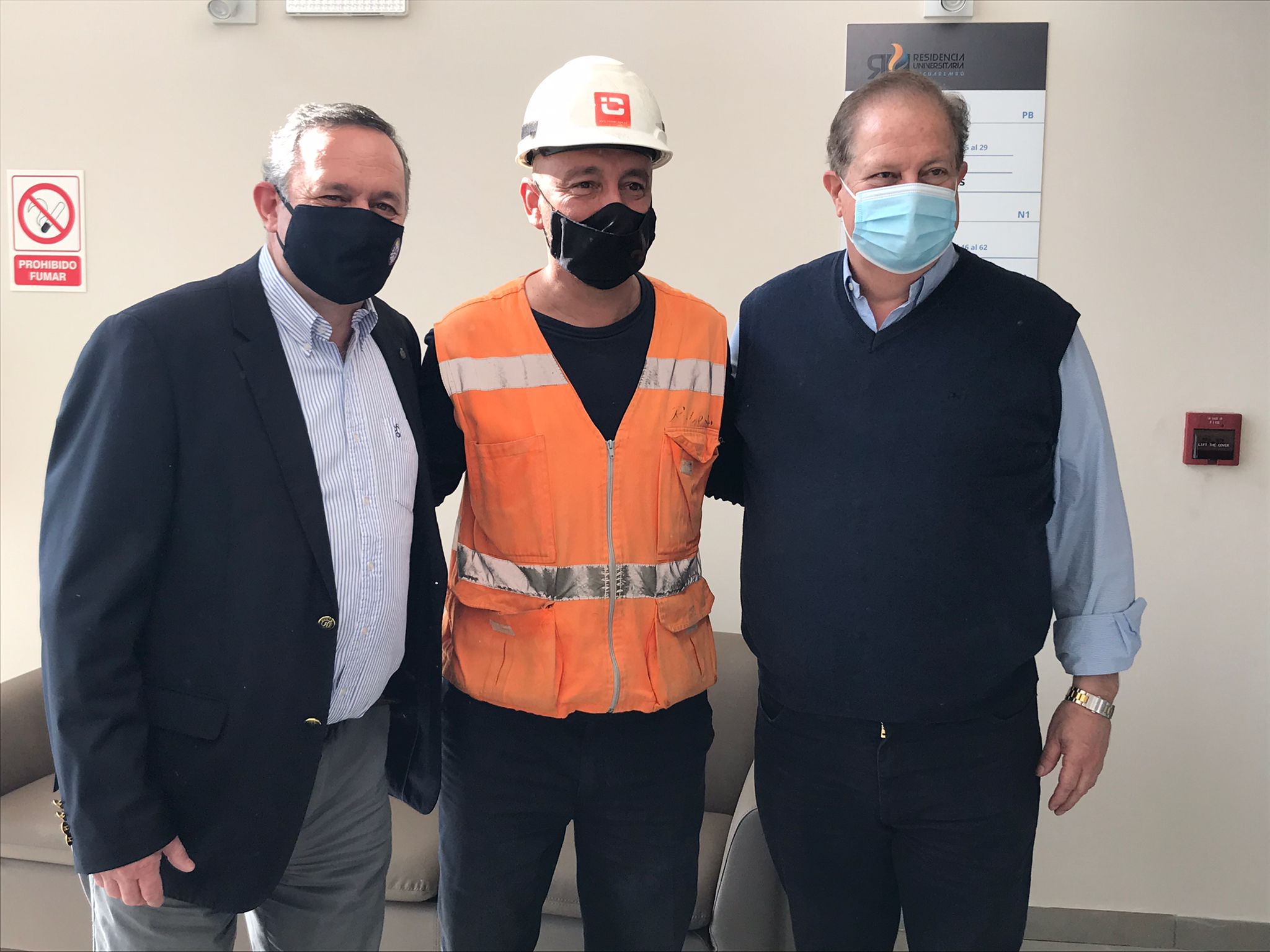 Intendente Wilson Ezquerra, el Secretario de Presidencia Alvaro Delgado y el Sub Director de OPP, Ing. Benjamín Irazábal junto al equipo técnico, recorrieron la Residencia Universitaria