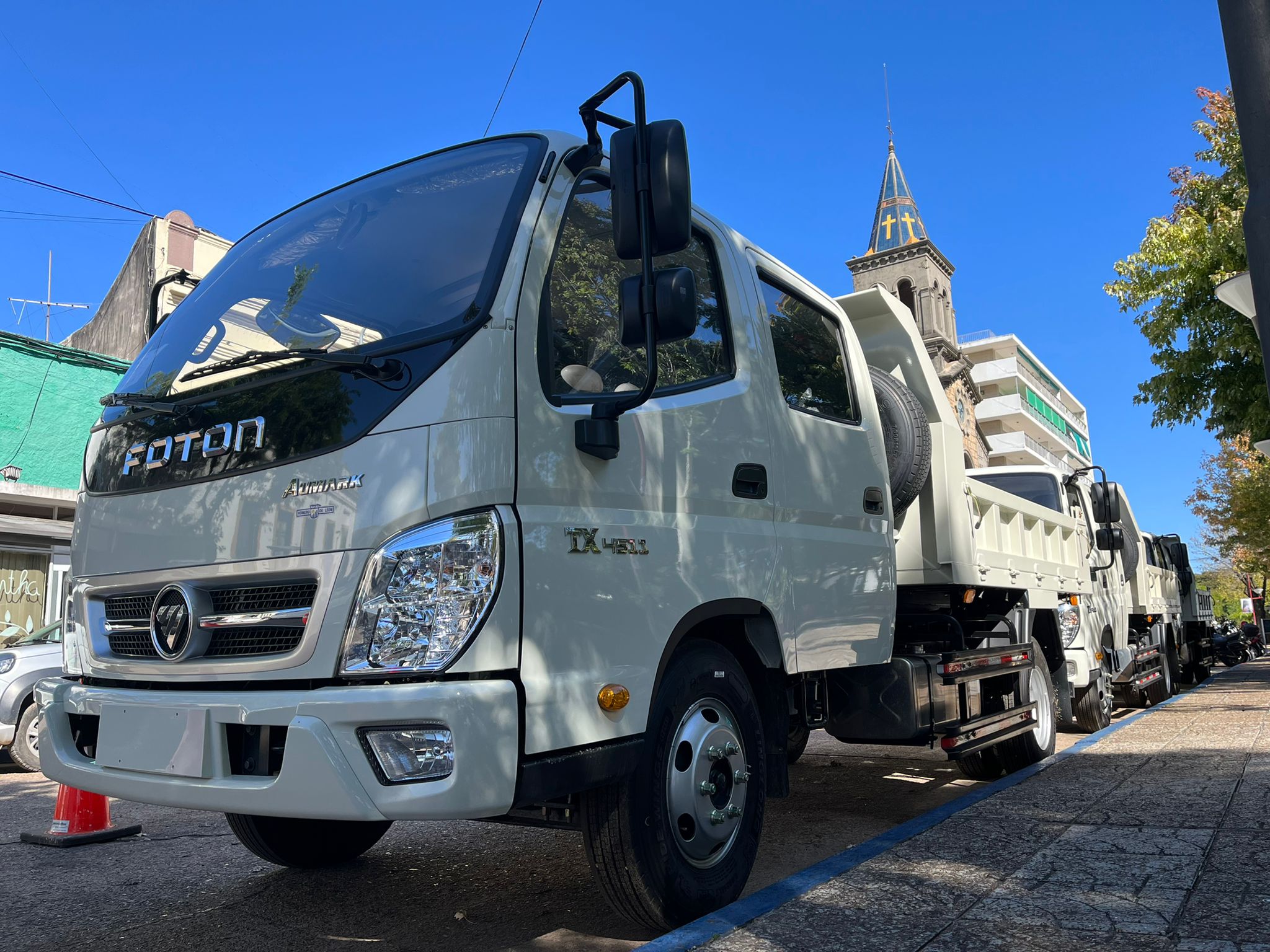 Llegaron nuevos camiones