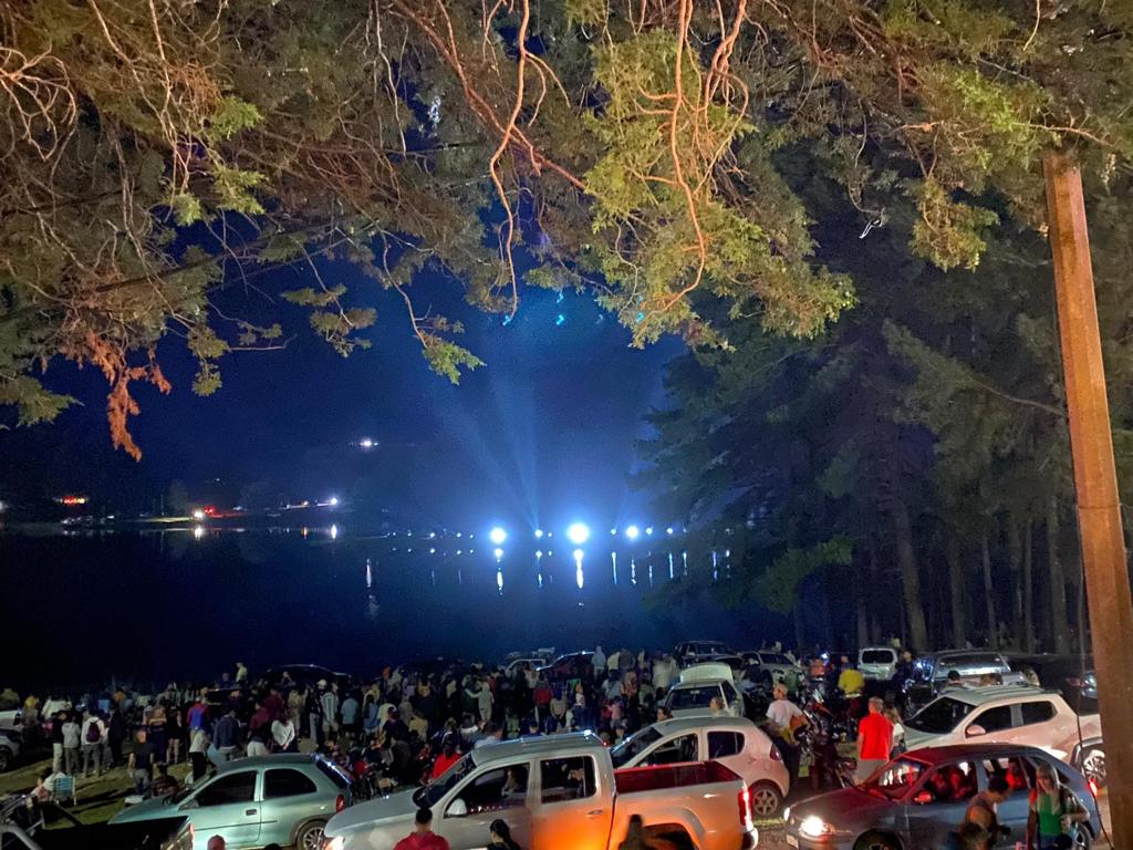 Miles de personas disfrutaron del Show de Navidad en Balneario Iporá