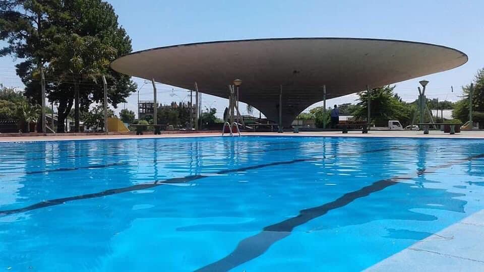 Director de deportes recorre a diario las piscinas municipales