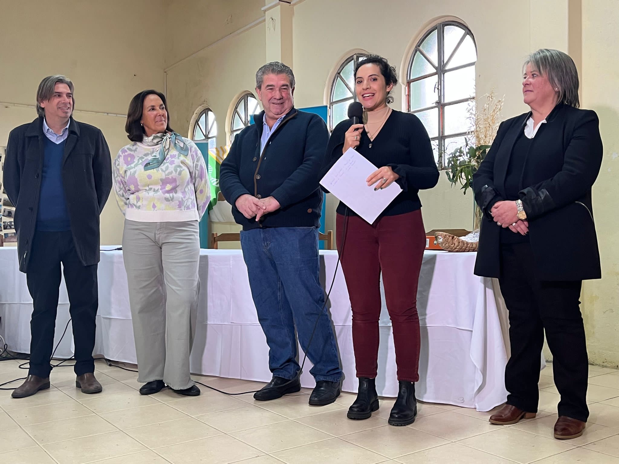 Alegría y celebración por familias que alcanzaron el título de la casa propia en la localidad de Piedra Sola