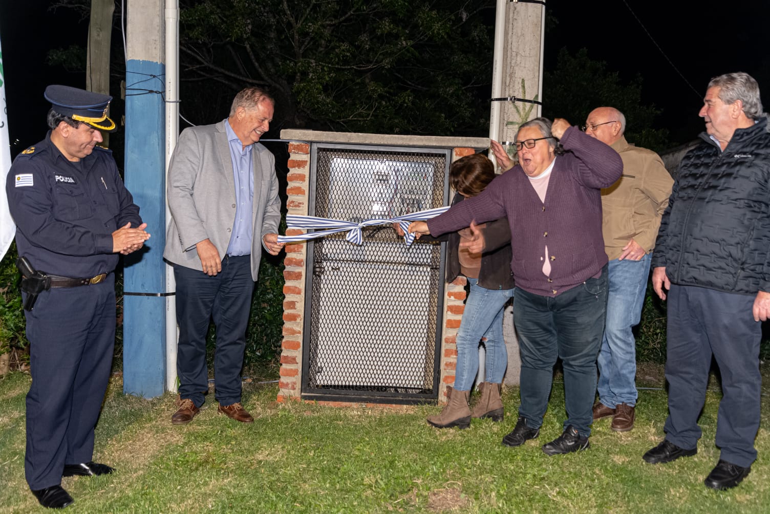 Vecinos celebraron la inauguración del alumbrado público en el barrio Villa Nueva