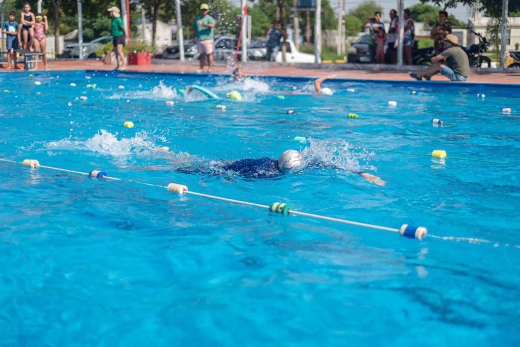 Llamado a inscripción a estudiantes, profesores de educación física y guardavidas para la temporada de piscinas 2023-2024