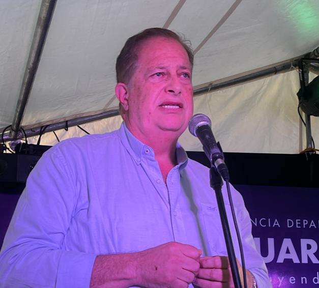 Adultos mayores disfrutan del Encuentro de los Años Dorados