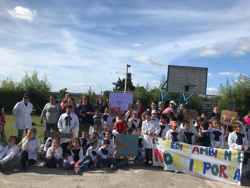 Proyecto de reciclaje logró juntar más de 700 kilos de papel para la Escuela N° 136