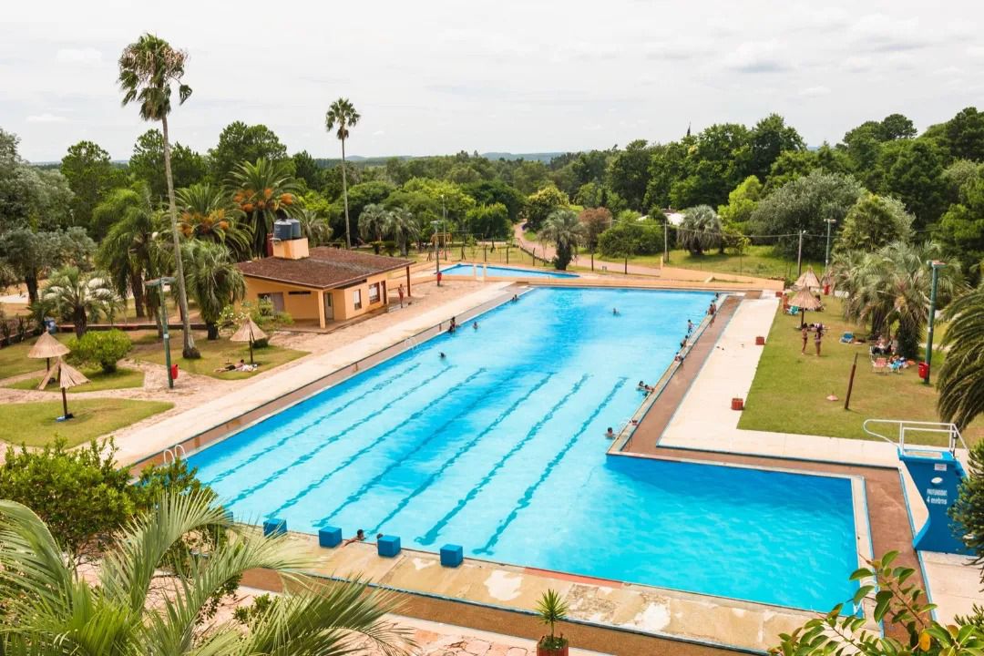 Verano: comienza a funcionar la piscina en Balenario Iporá