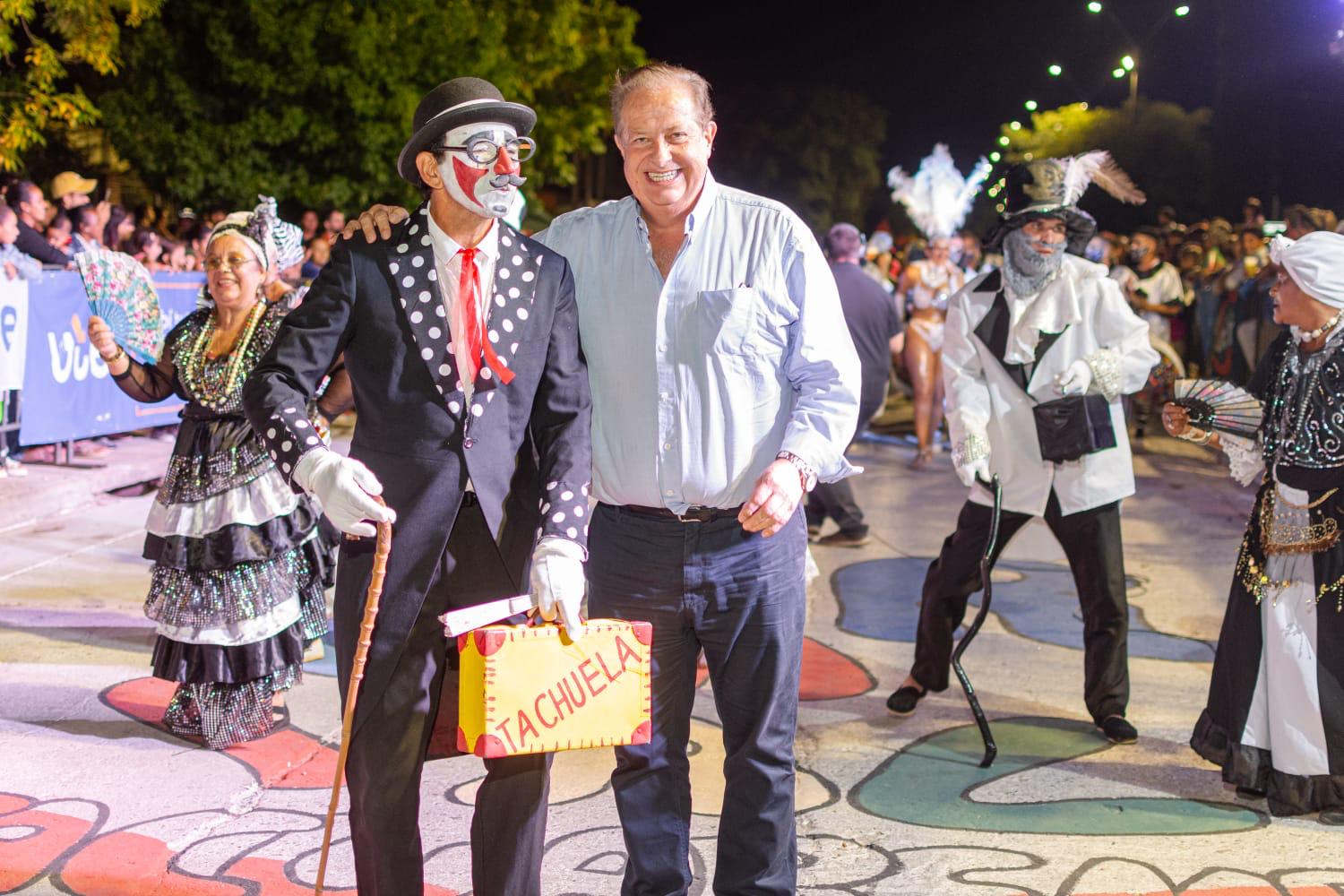 Desfile Entierro del Carnaval 2024 en Tacuarembó llenó de ritmo y color a la ciudad