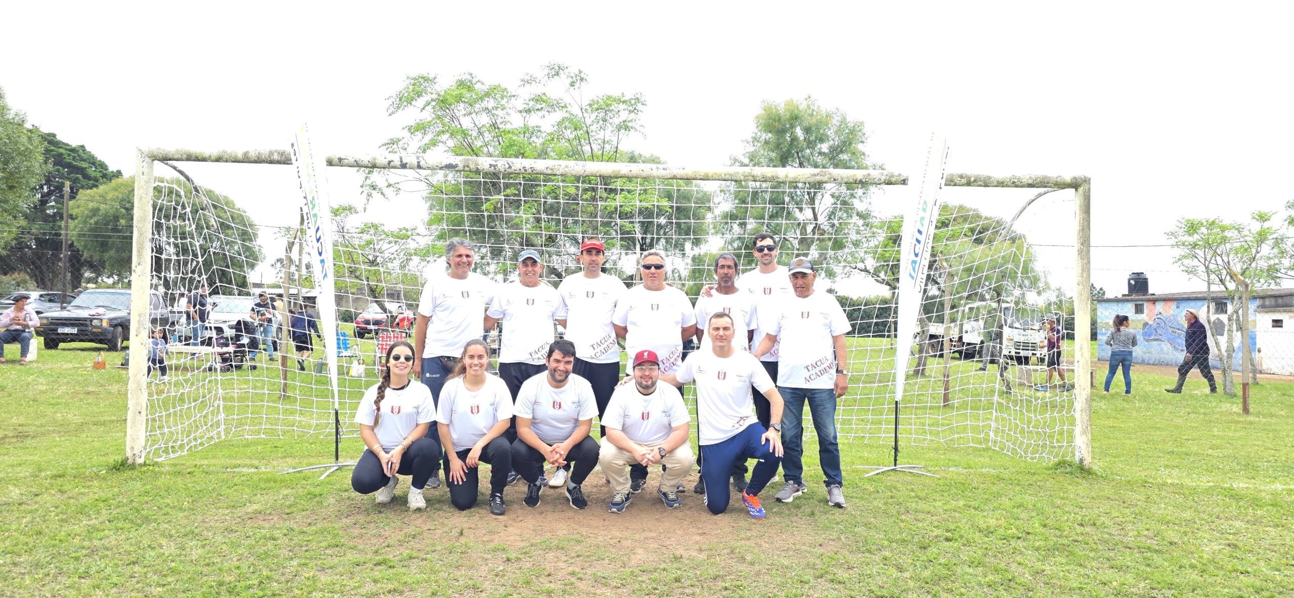 Más de 50 jóvenes disfrutaron de una jornada deportiva organizada por la IDT y la AFT en el Estadio Vicente Arguinarena de Tambores