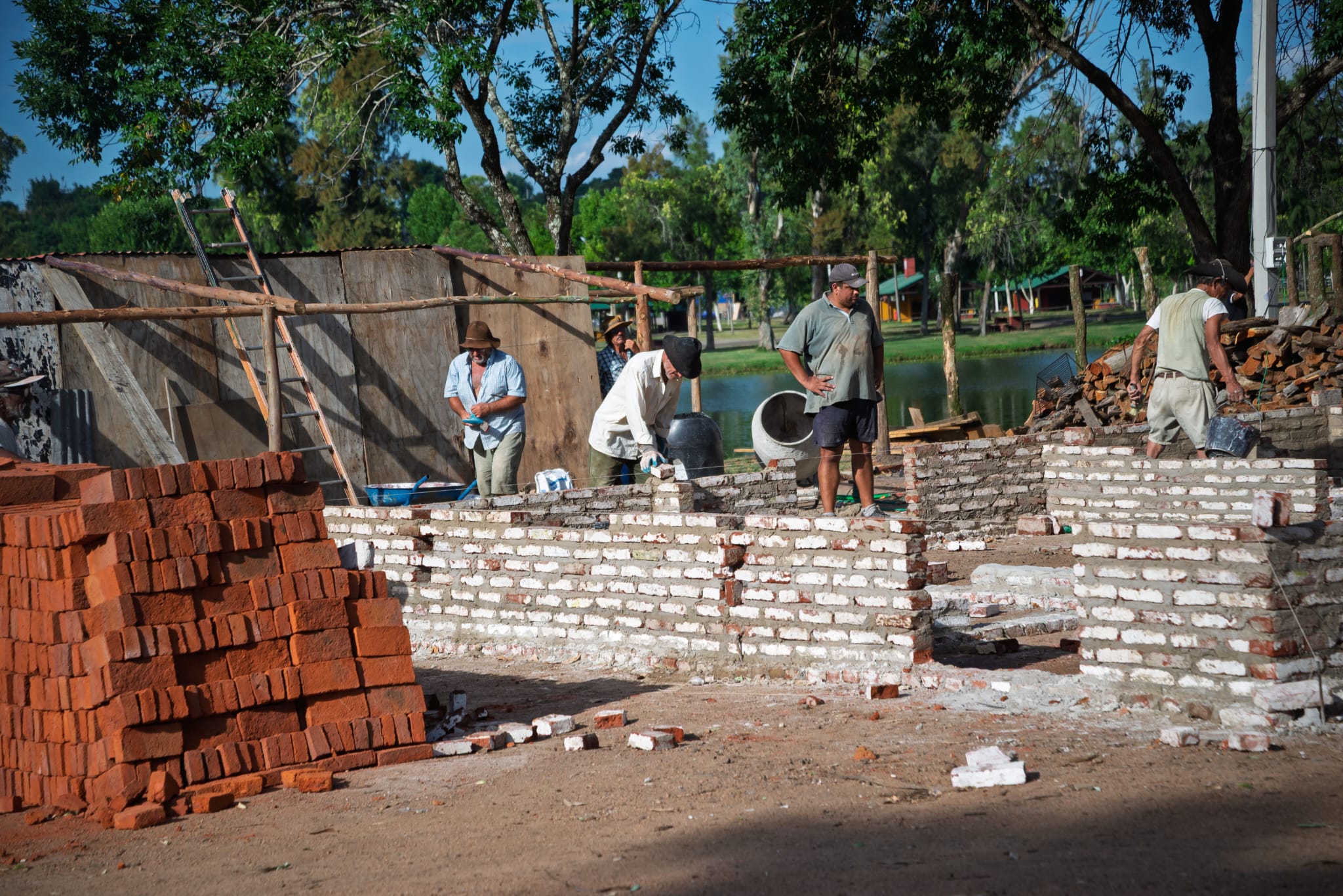 La Fiesta de la Patria Gaucha comienza a tomar forma en la Laguna de las Lavanderas