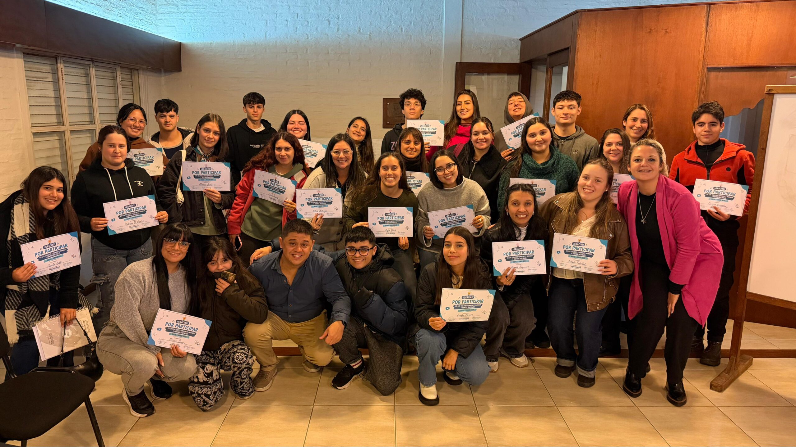 Culminó ciclo de talleres para emprendedores jóvenes y destacan la vigencia de Facebook como canal de ventas