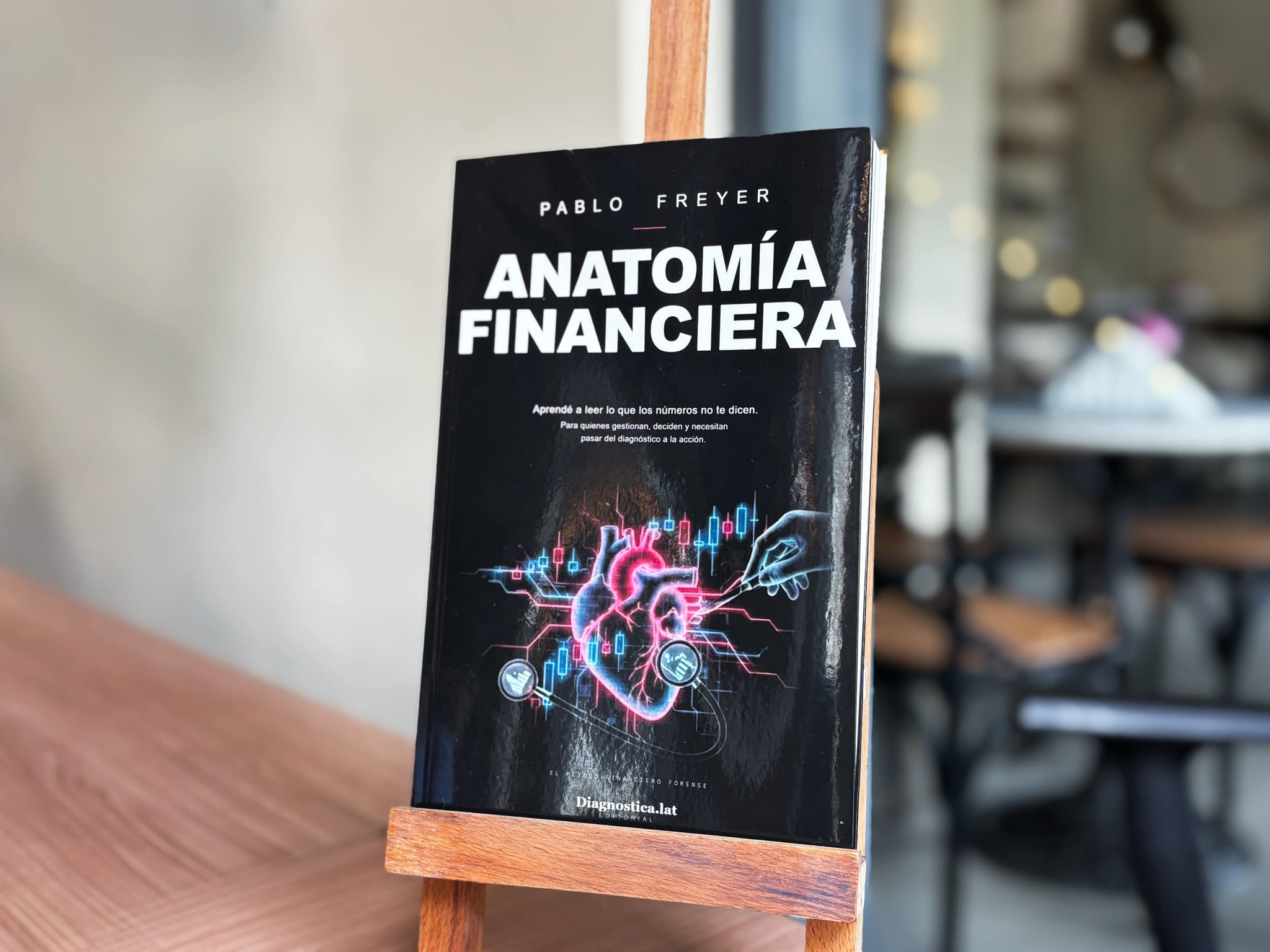 Pablo Freyer presentó «Anatomía financiera» en el Teatro Escayola