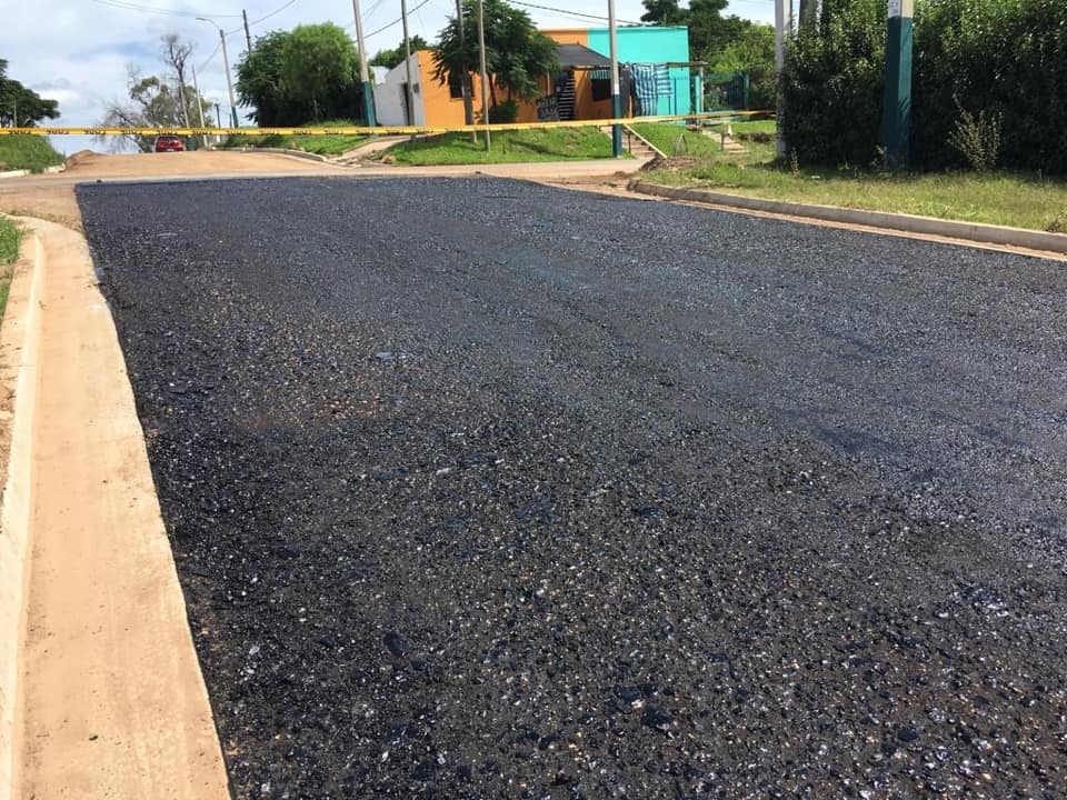 ﻿Barrido de calles para imprimar y colocar riegos asfalticos