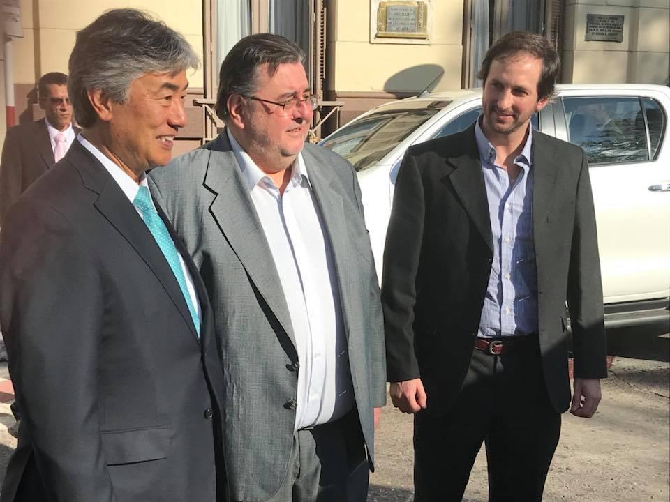 La Embajada del Japón firma contratos de donación para tres proyectos, la Intendencia de Tacuarembó recibe un mamógrafo para el programa Nodos de Salud