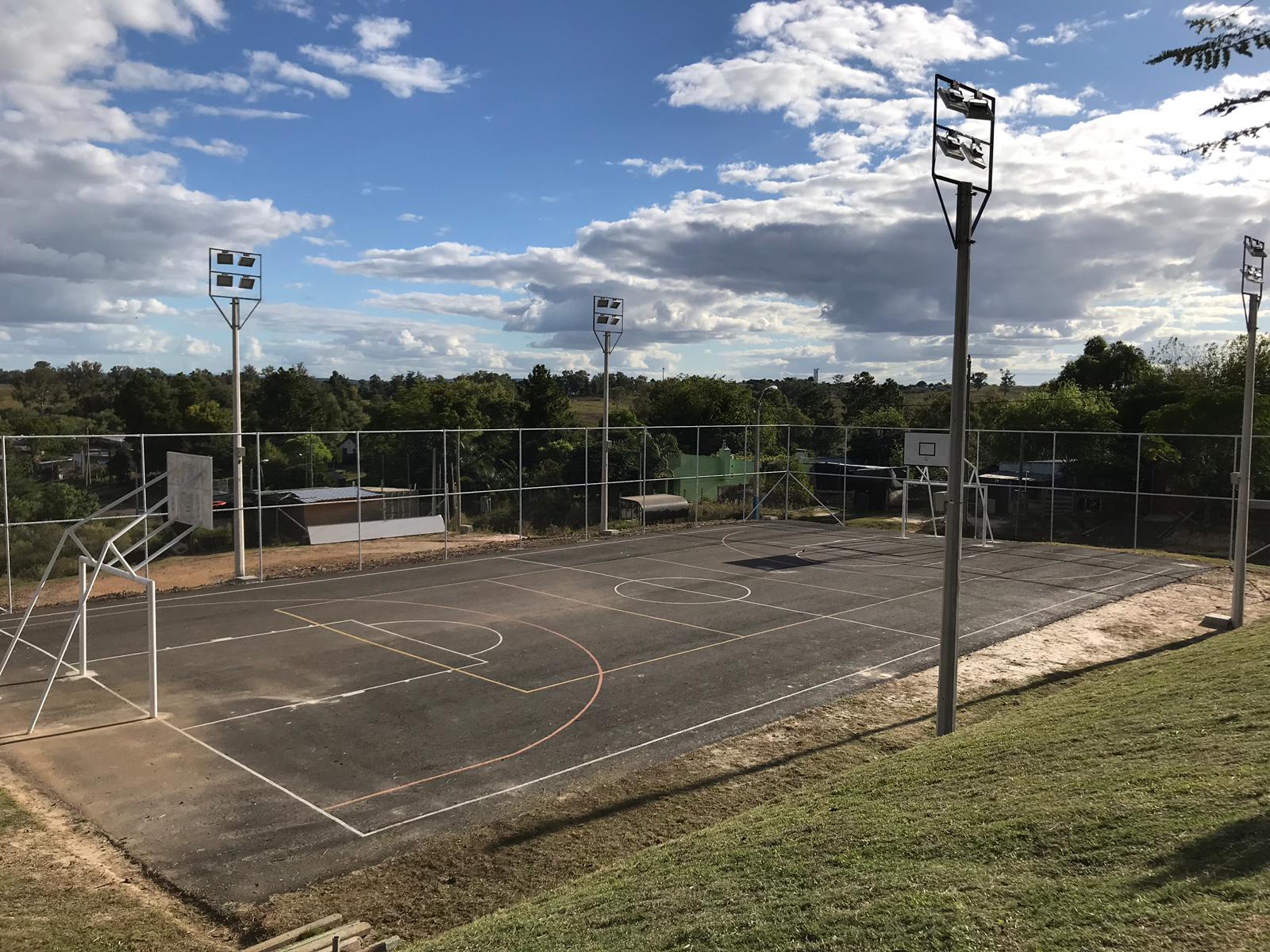 Cancha Multiuso con Moderna Luminaria Led en Los Molles