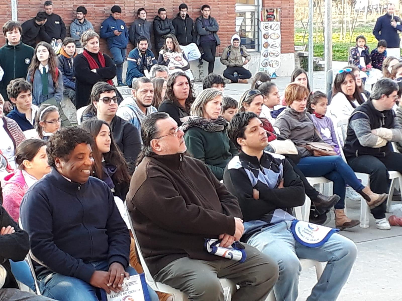 El Intendente recibió un reconocimiento por parte de la Feria Departamental de Clubes de Ciencia