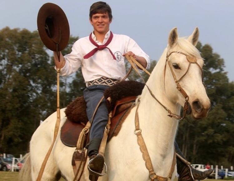 Reconocimiento al Jinete Luis Cartagena “Campeón en el Festival de Diamante en Argentina”
