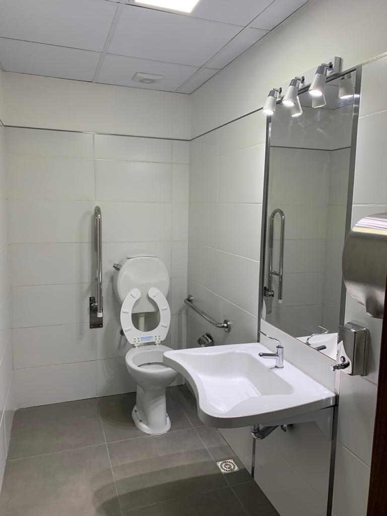 Teatro Escayola “Prontas las Salas Laterales”