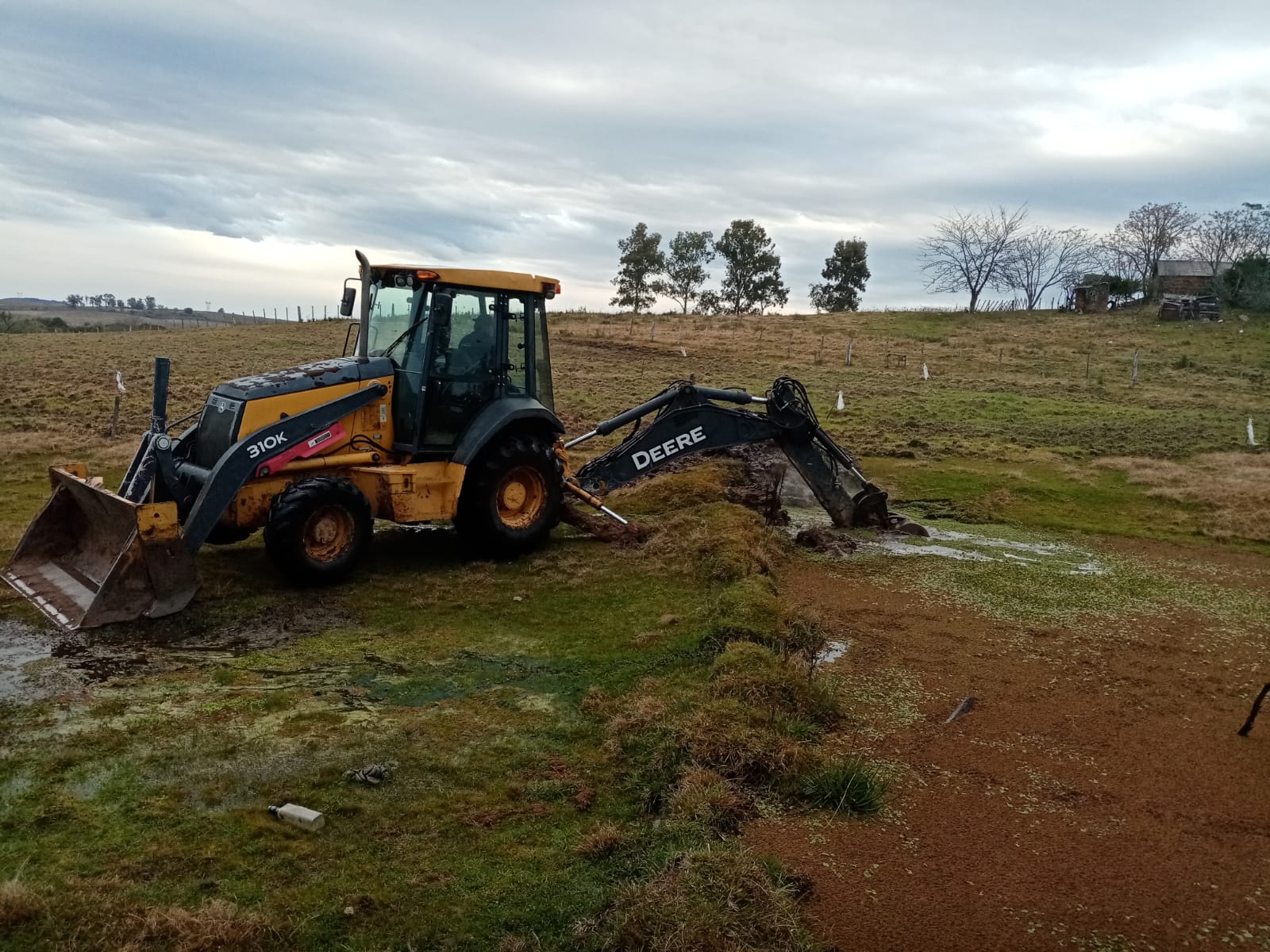 Limpieza de tajamares ejecutada