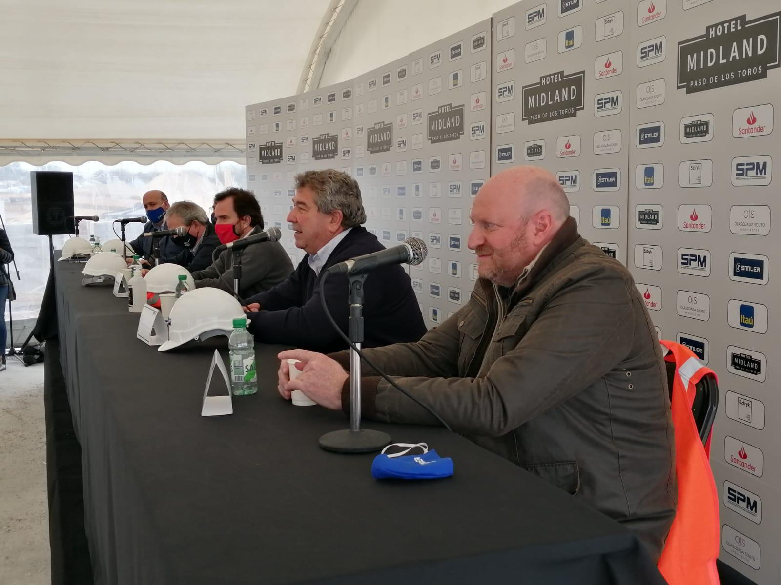 Hotel MIDLAND Paso de los Toros