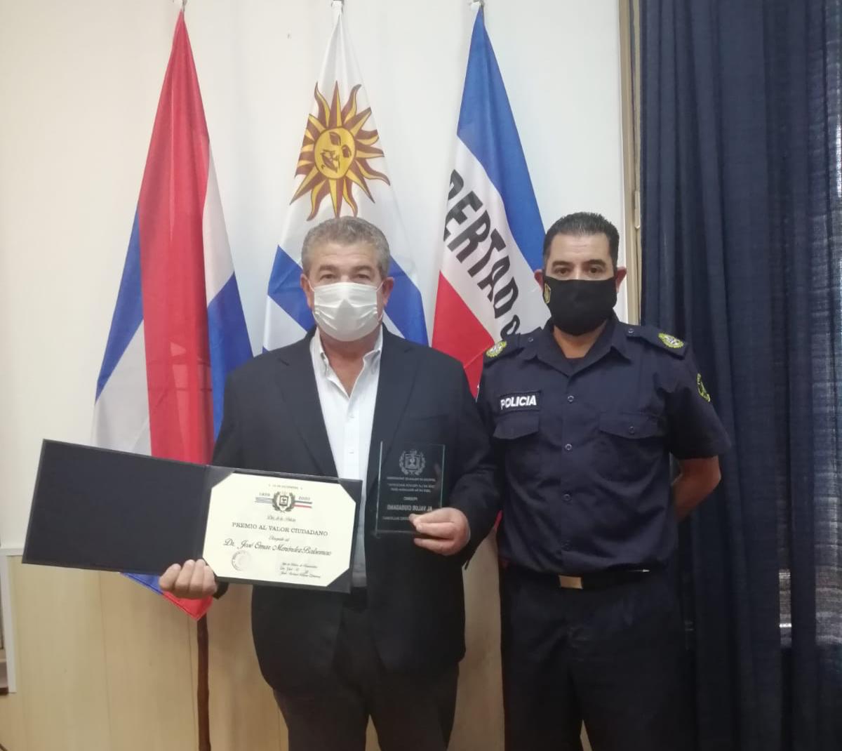 El Dr. José O. Menéndez recibió el Premio al Valor Ciudadano por su trabajo en tiempos de pandemia