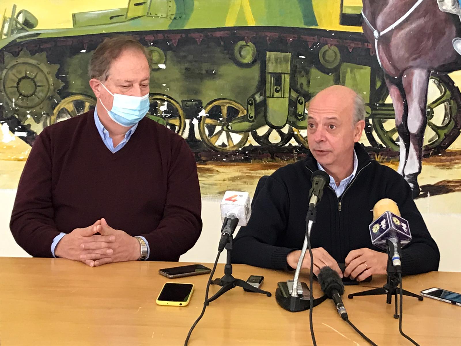 Plato Caliente; el Intendente Wilson Ezquerra acompaña al Ministro de Defensa Javier García