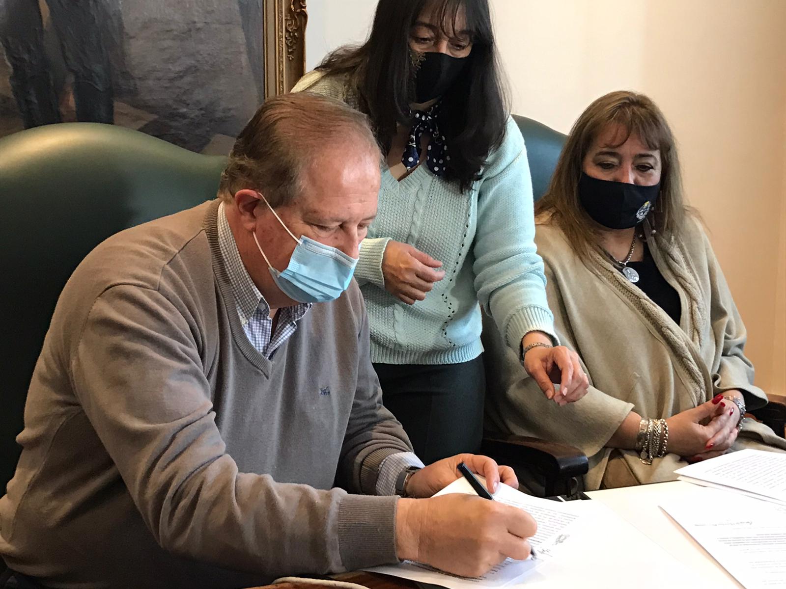 El Intendente Wilson Ezquerra acordó la construcción de 20 viviendas más en Barrio San Gabriel