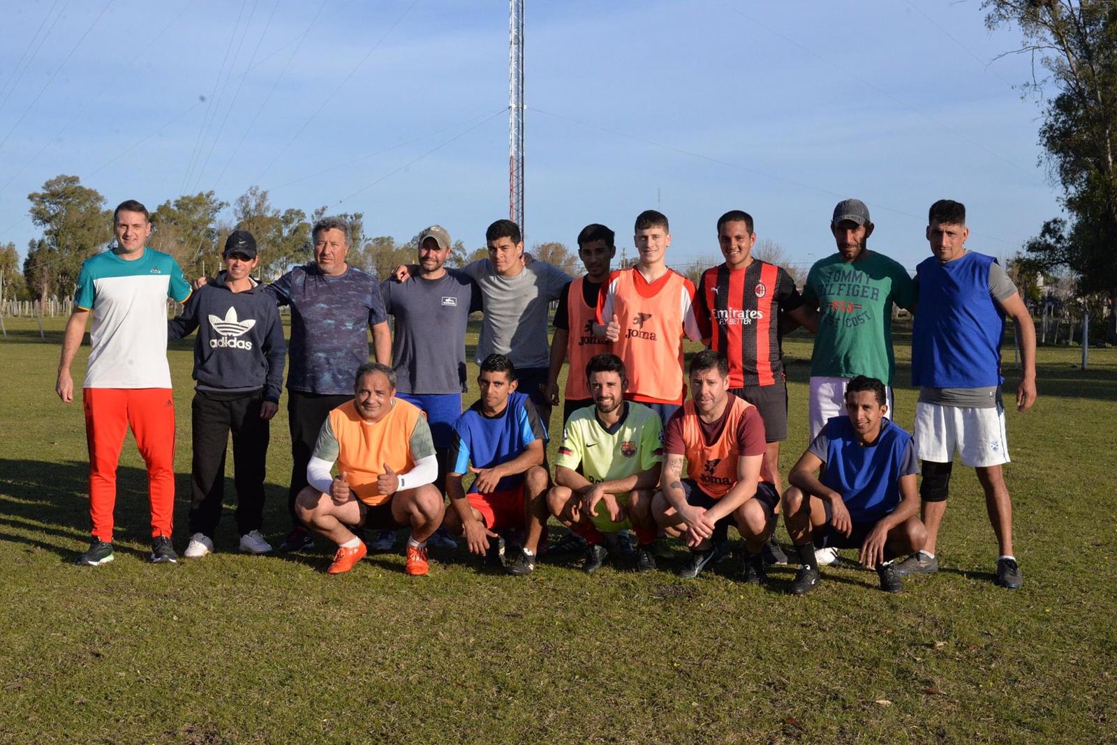 El Intendente Wilson Ezquerra impulsa la práctica del deporte en localidades del interior del Departamento