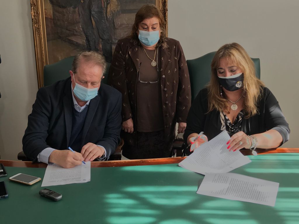 El Intendente Wilson Ezquerra y la Ministra Irene Moreira firmaron un acuerdo para la efectiva implementación del Ordenamiento Territorial