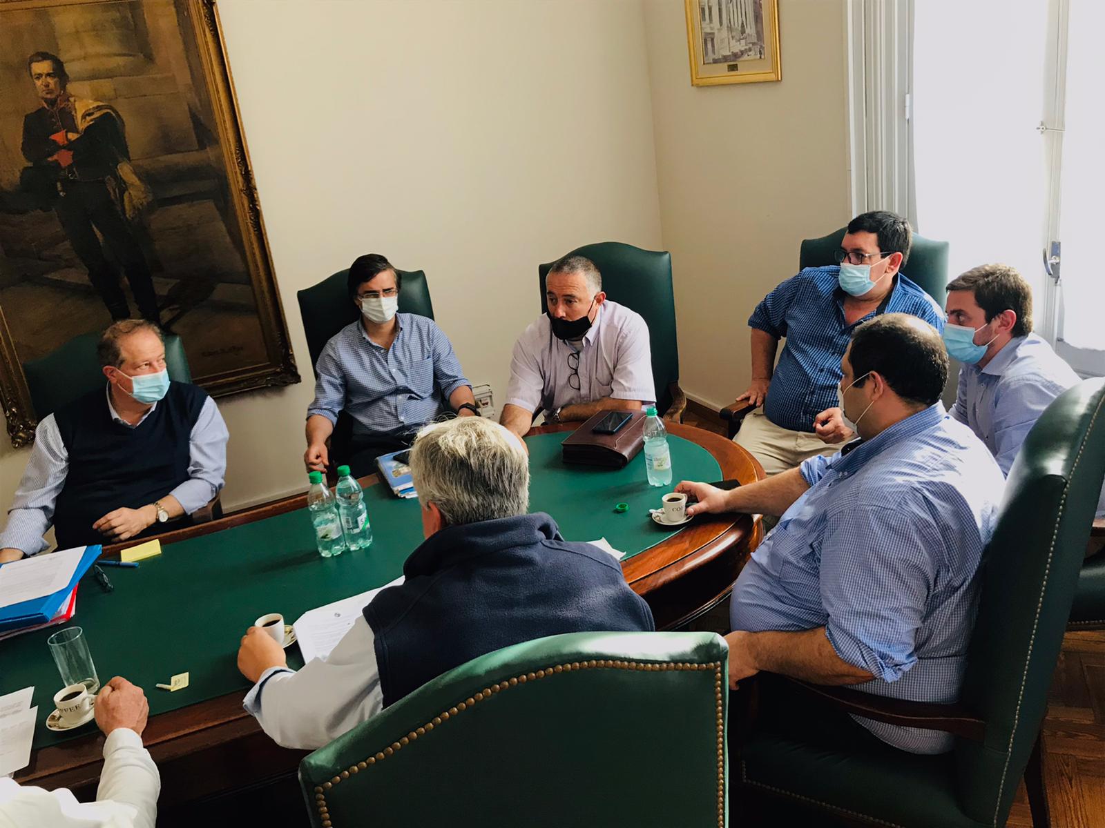 El Intendente Wilson Ezquerra recibió en el despacho principal a la plana mayor de OPP para coordinar el Plan de Obras a desarrollar