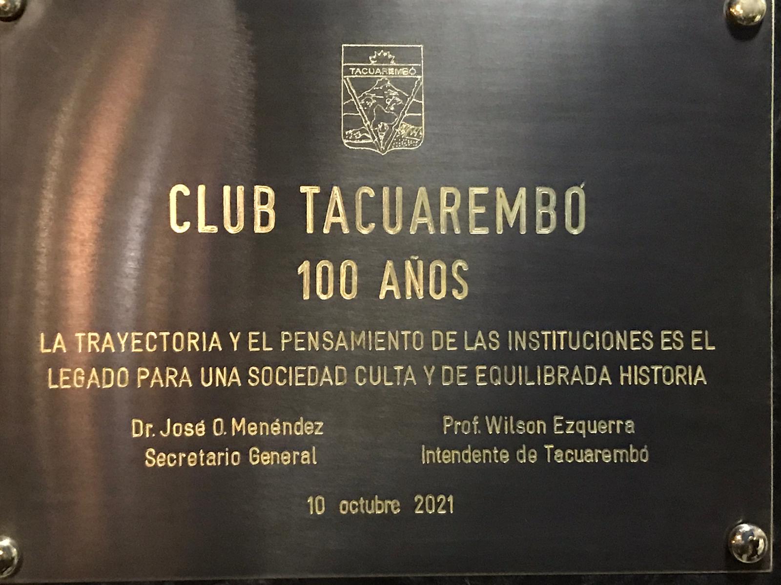 Se descubrió una placa de la Intendencia de Tacuarembó en el marco de los 100 años del Club Tacuarembó