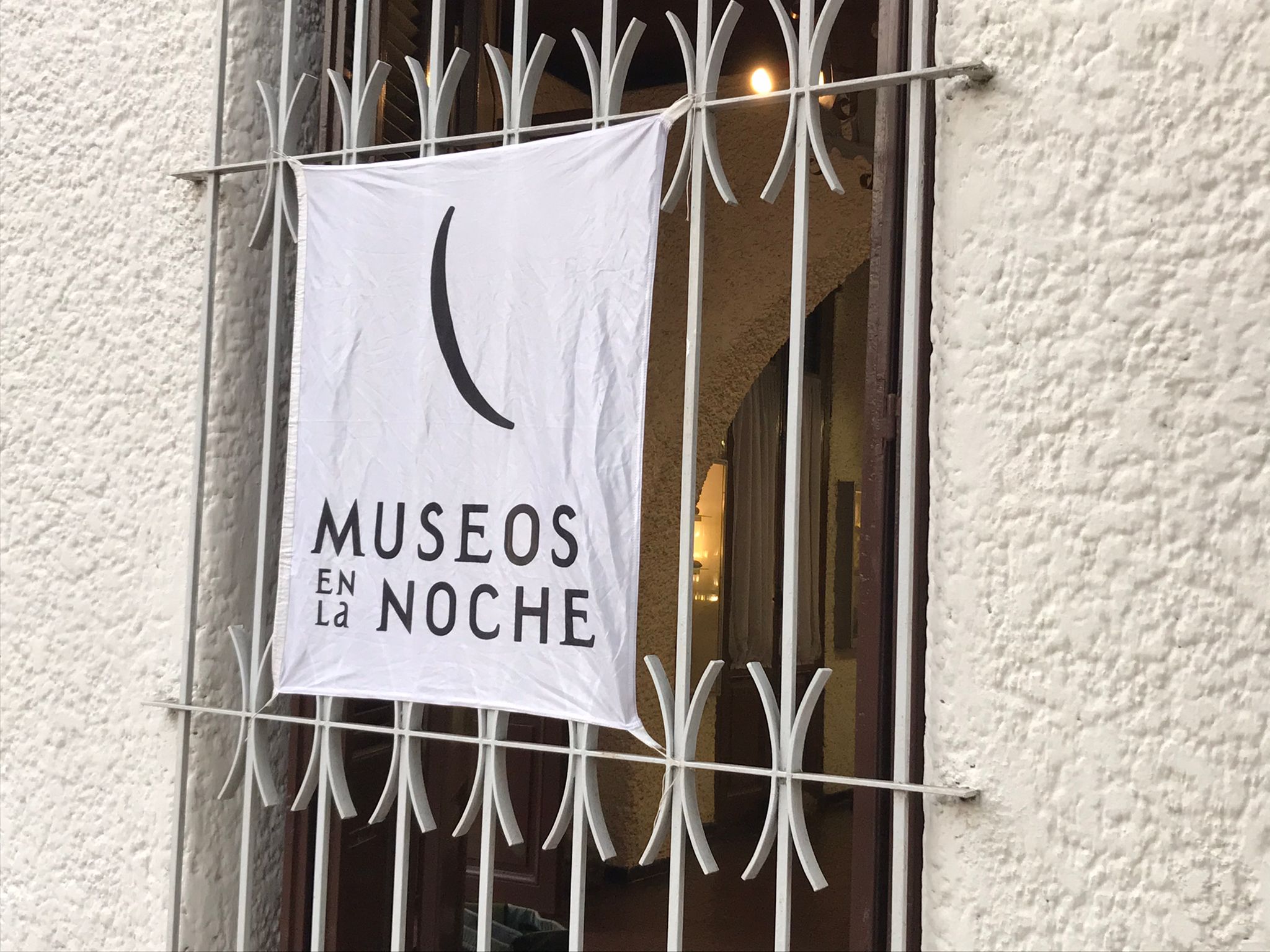Museos en la Noche “Arte, Danza y Música en vivo” frente al Teatro Escayola