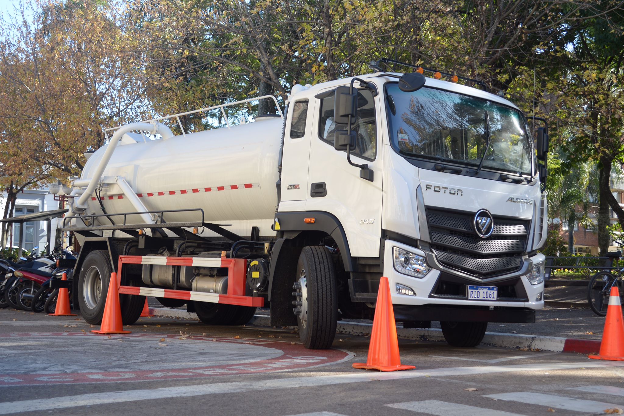 Llegaron 4 camiones cisterna equipados para Barométrica