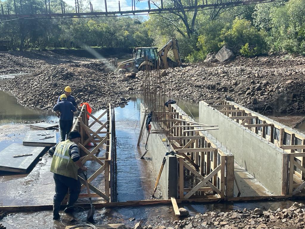Obras en Valle Edén: cuadrillas continúan trabajando a pesar de las condiciones climáticas