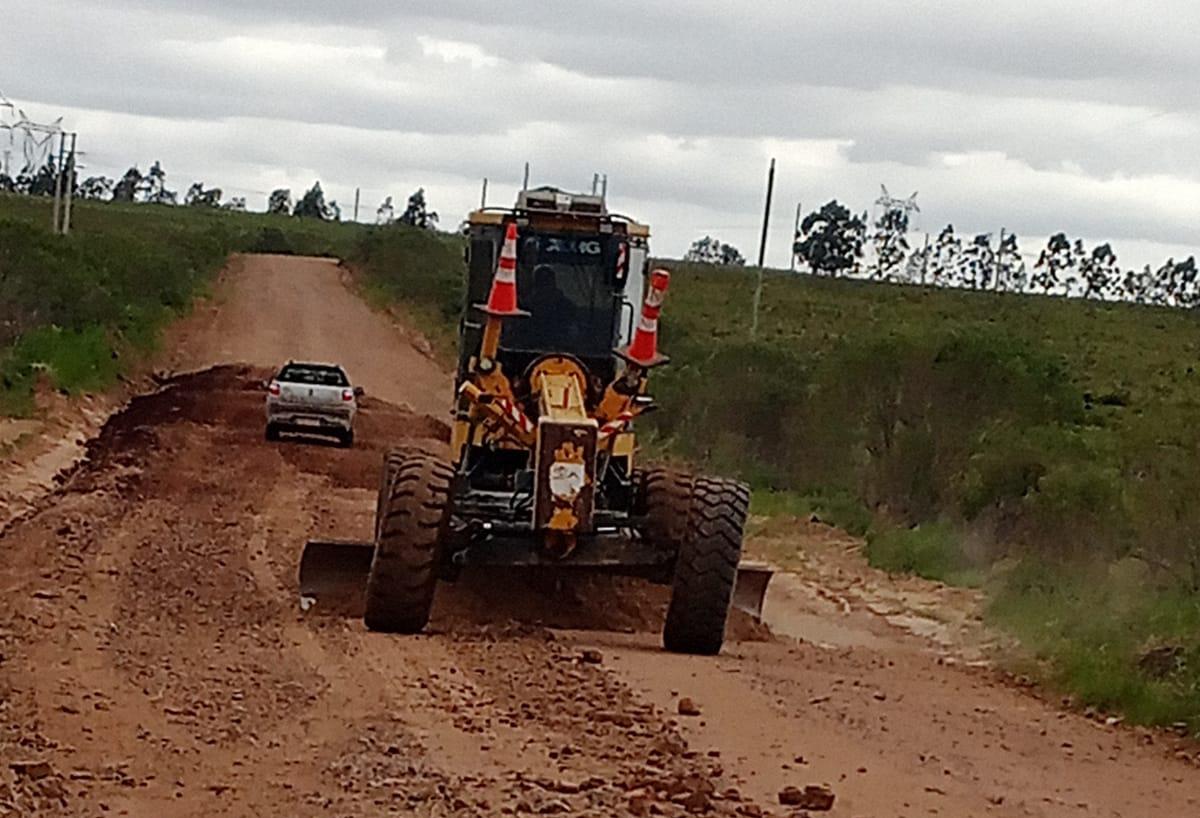 Caminería rural: cinco equipos se encuentran desplegados en distintas zonas del departamento