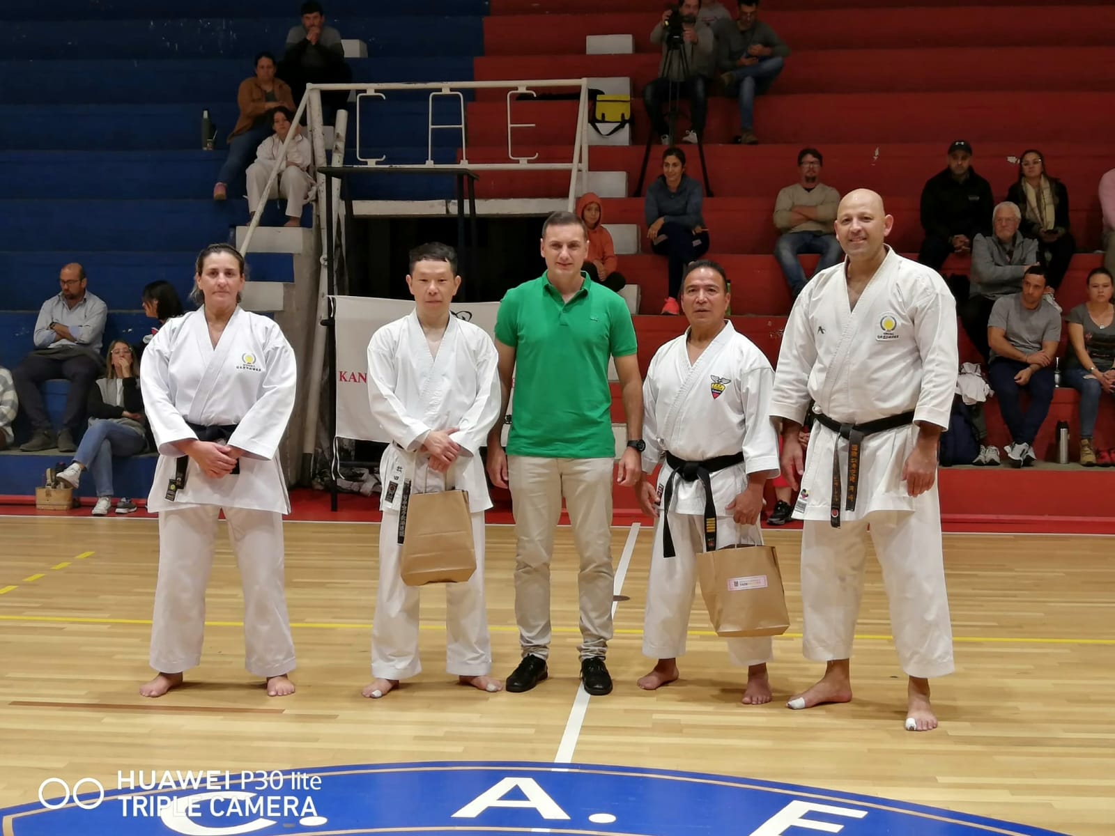 Niños y jóvenes fueron instruidos en Seminario de Karate a cargo de sensei japonés que llegó a Tacuarembó