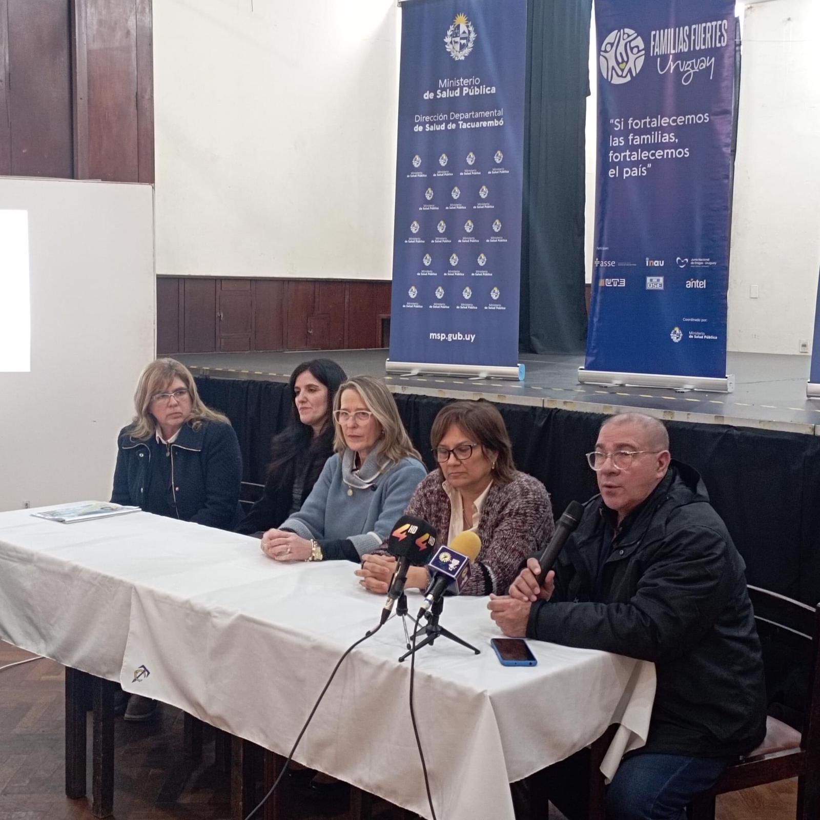 Greysi Araújo participó en el lanzamiento del Programa Familias Fuertes realizado en Tacuarembó