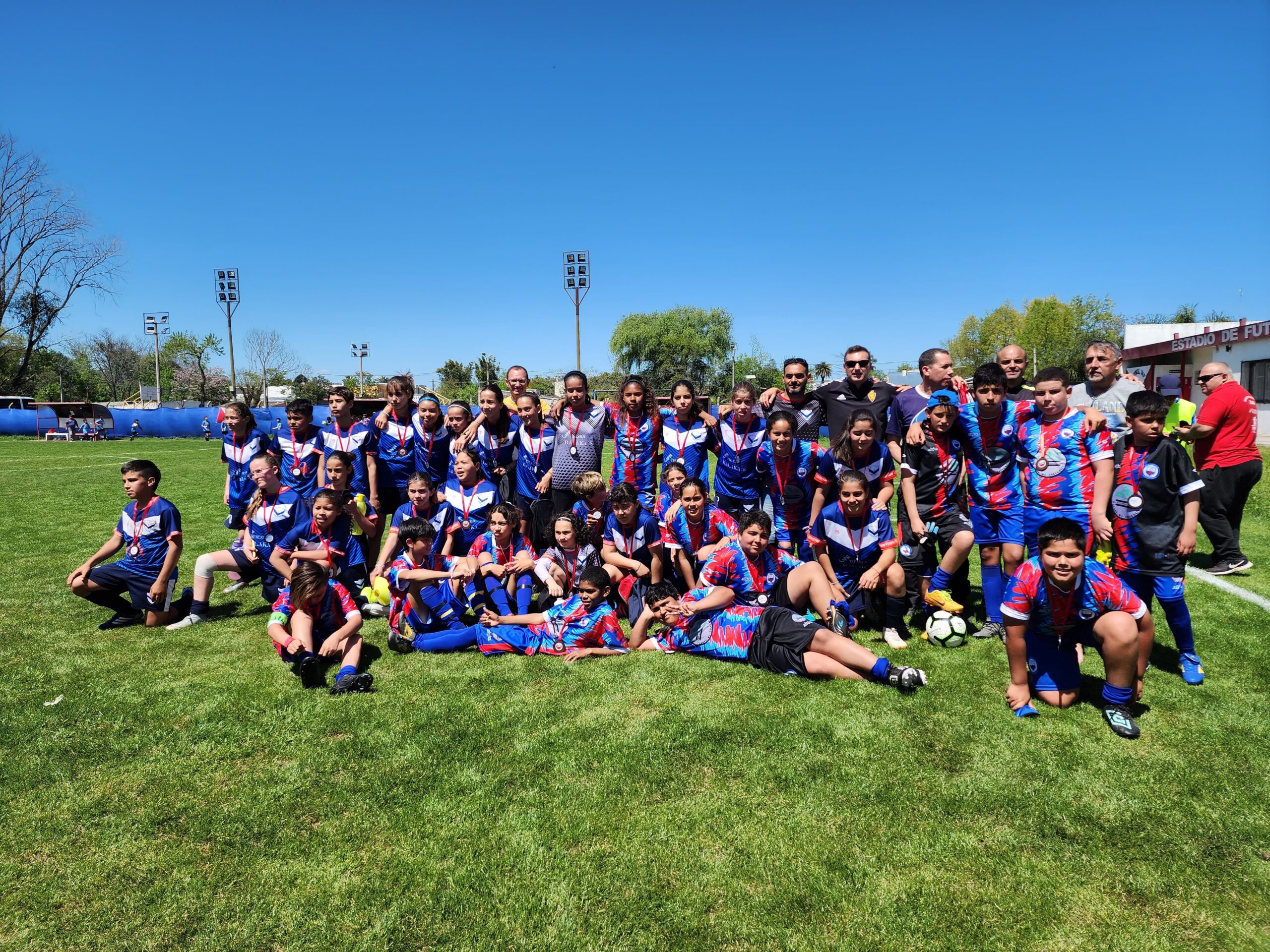 Deportivo Caraguatá jugó por primera vez en el Estadio de Fútbol Infantil de Tacuarembó